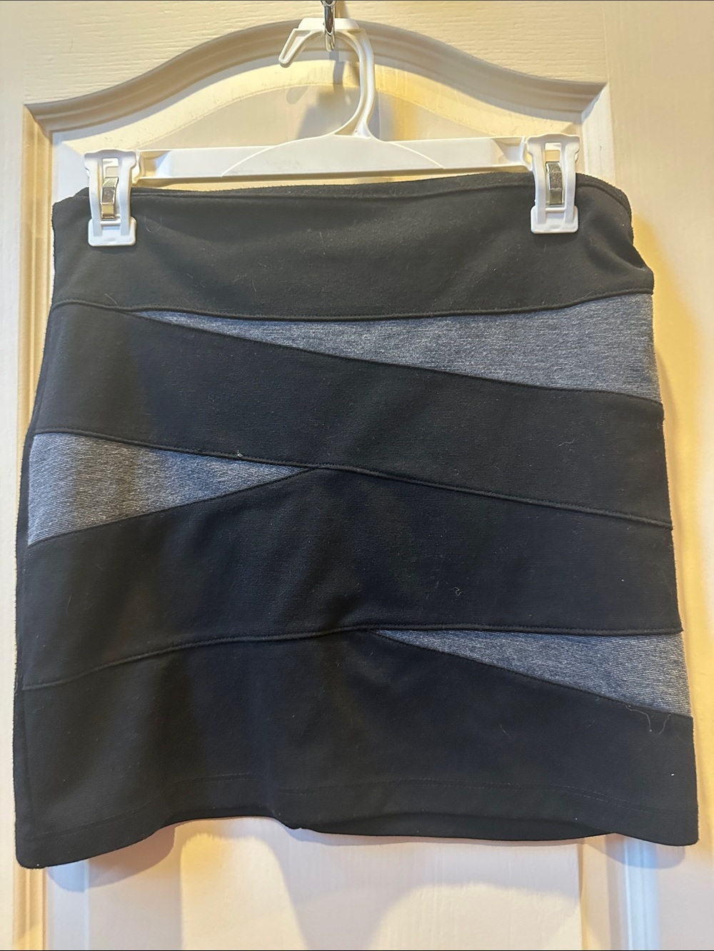 Women’s Black & Gray Mini Skirt - Sleek Layered Design
